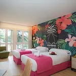 Casual De Olas Hotel